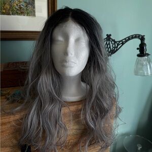 Elegant Ombre Gray Wig for Women